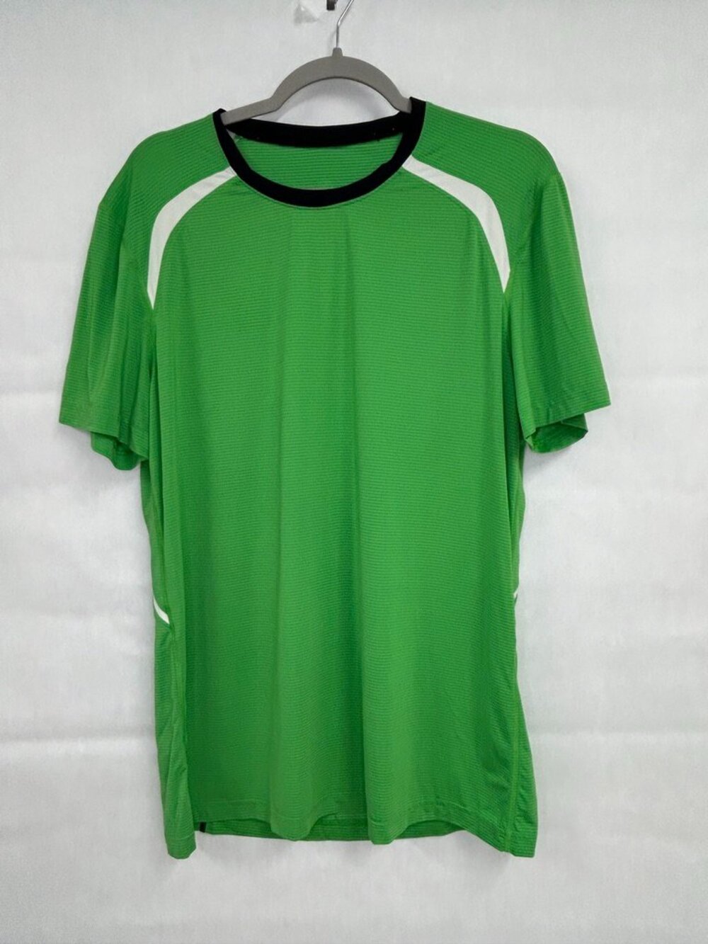 Lululemon Mens Large Athletic Performance Tee Mesh Running Gym Sporty Minimalist
